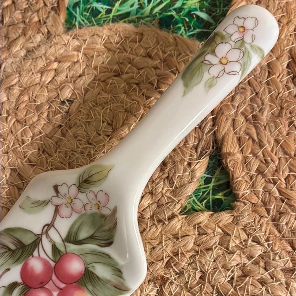 Andrea By Sadek Cake Server with Fruit and Blossoms Design